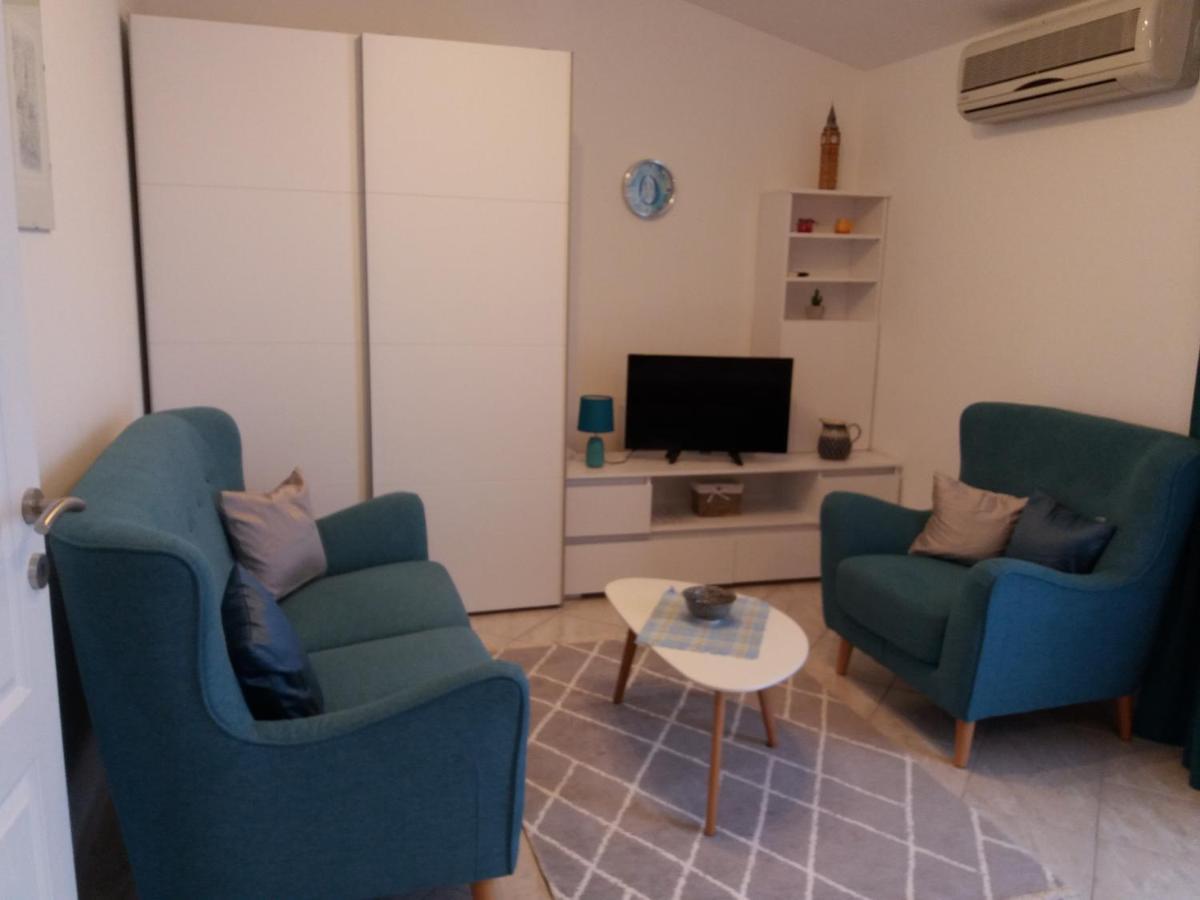 Apartmani Lana Brodarica  Exteriör bild