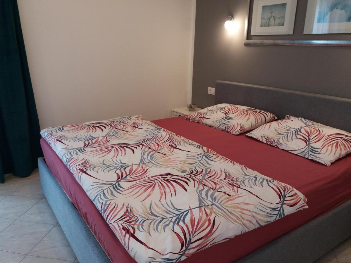 Apartmani Lana Brodarica  Exteriör bild