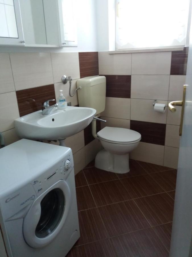 Apartmani Lana Brodarica  Exteriör bild