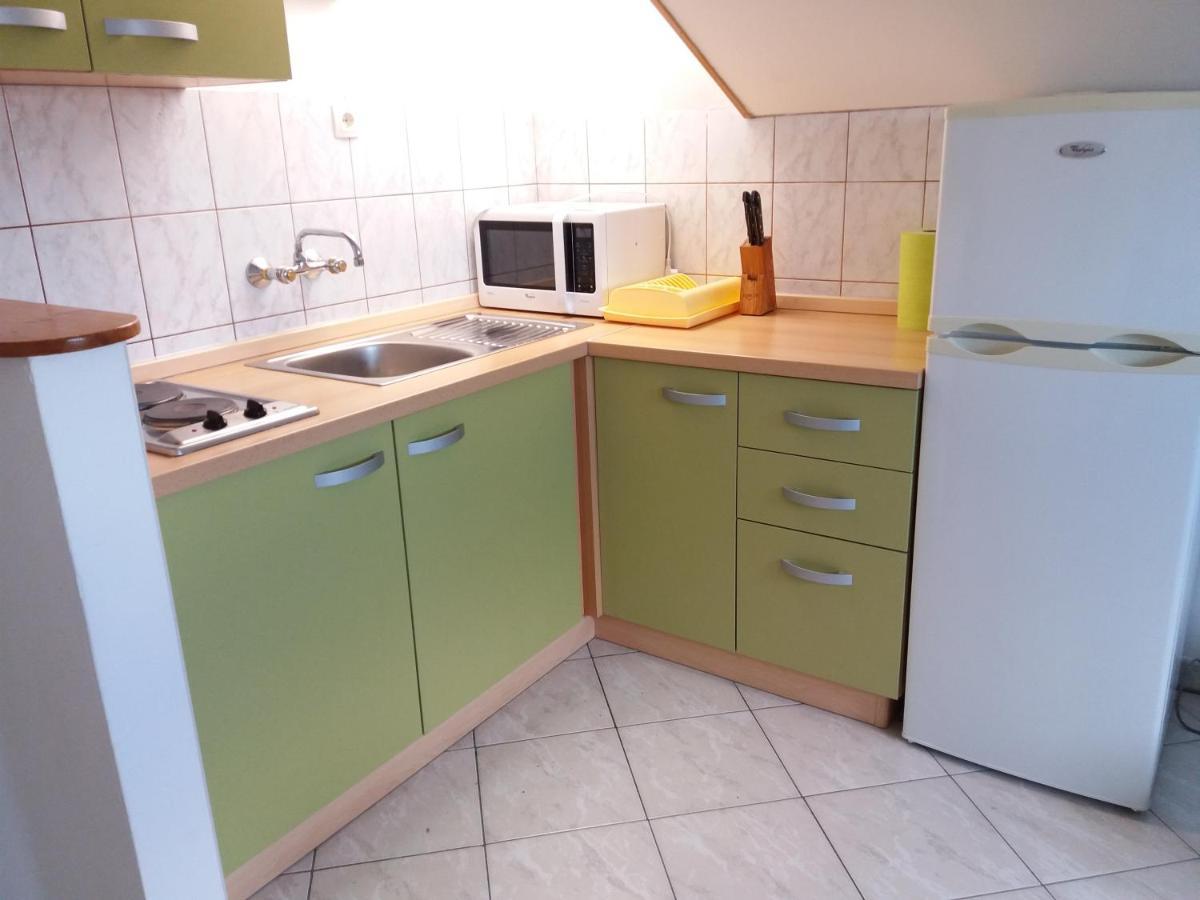 Apartmani Lana Brodarica  Exteriör bild