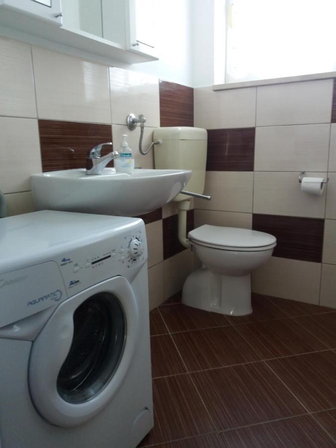 Apartmani Lana Brodarica  Exteriör bild