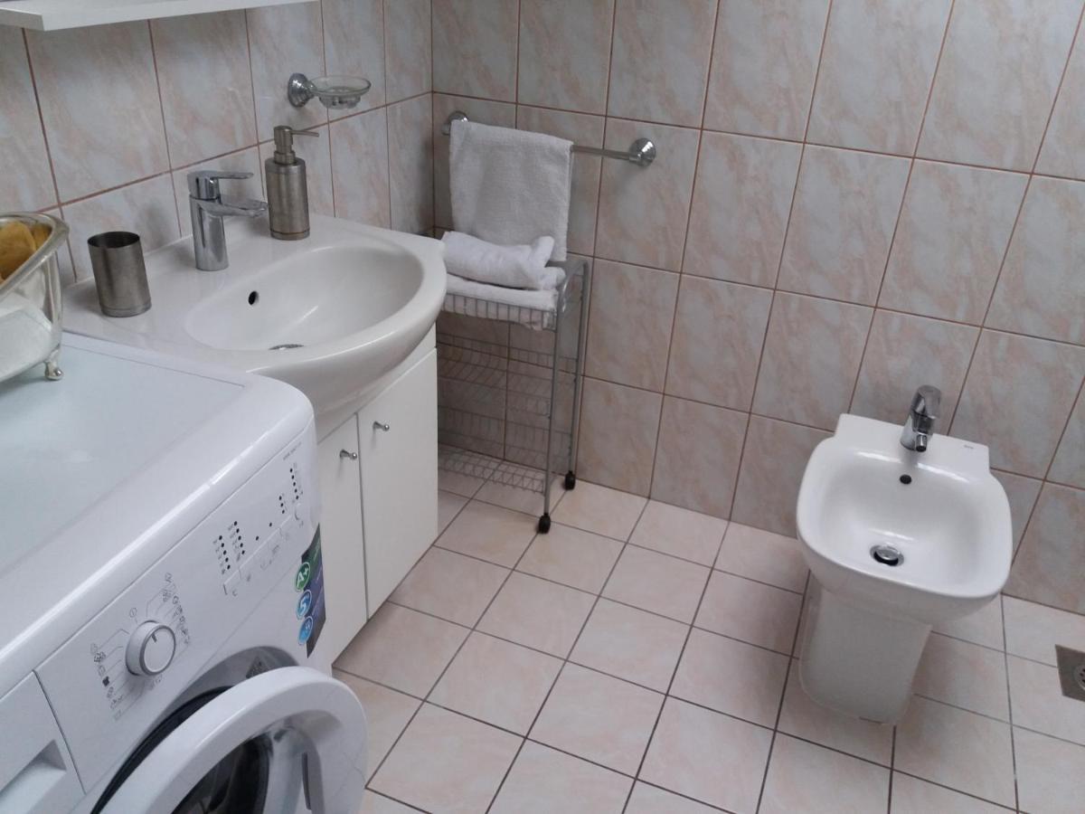 Apartmani Lana Brodarica  Exteriör bild