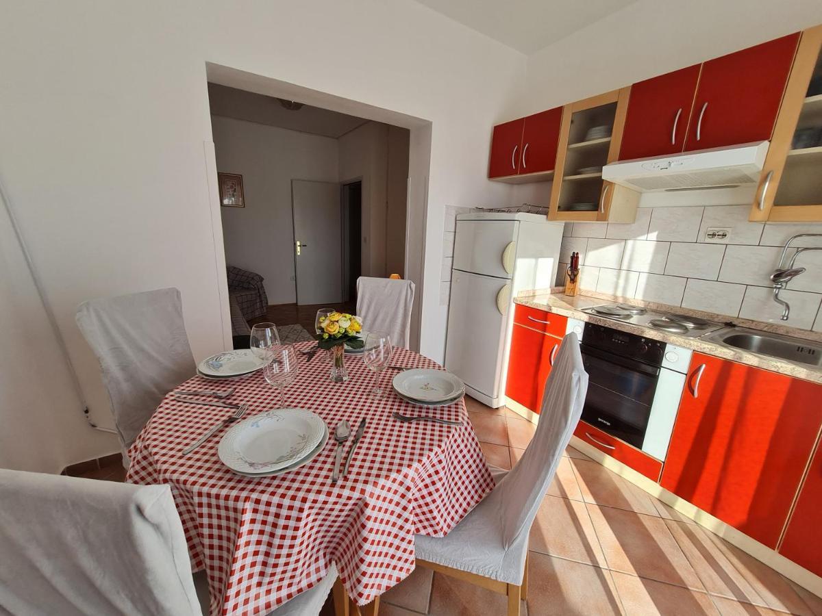 Apartmani Lana Brodarica  Exteriör bild