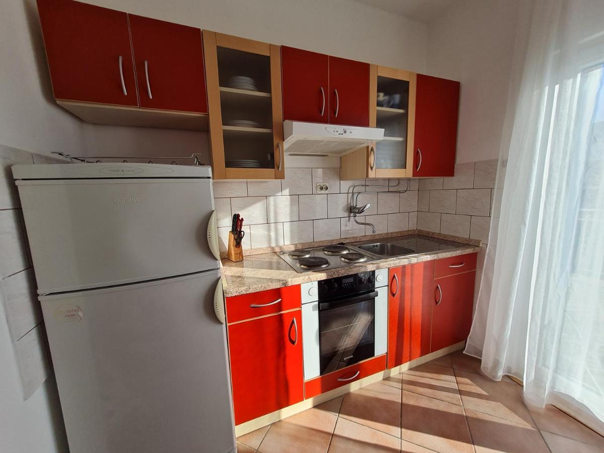 Apartmani Lana Brodarica  Exteriör bild