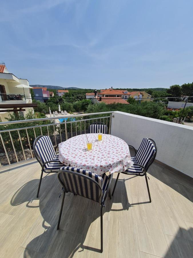 Apartmani Lana Brodarica  Exteriör bild